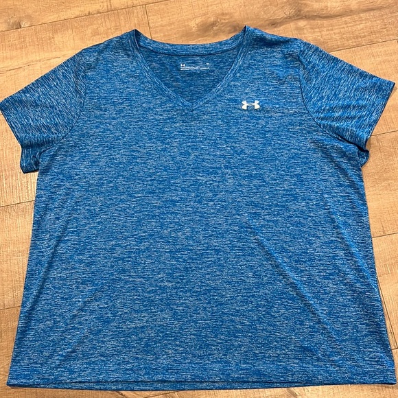 Under Armour Tops - EUC Womens Under Armour Tee Shirt